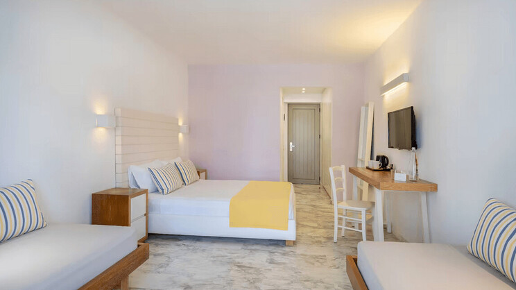 Maxi Bungalow with Garden or Pool View